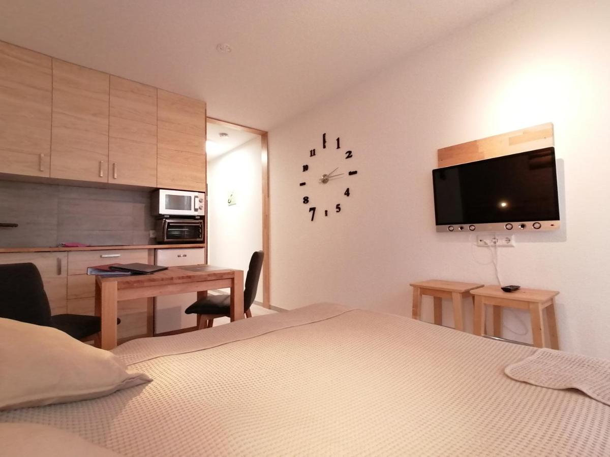 Studio 20Qm Mit Balkon Und Innenpool - 22040 Schluchsee Bagian luar foto